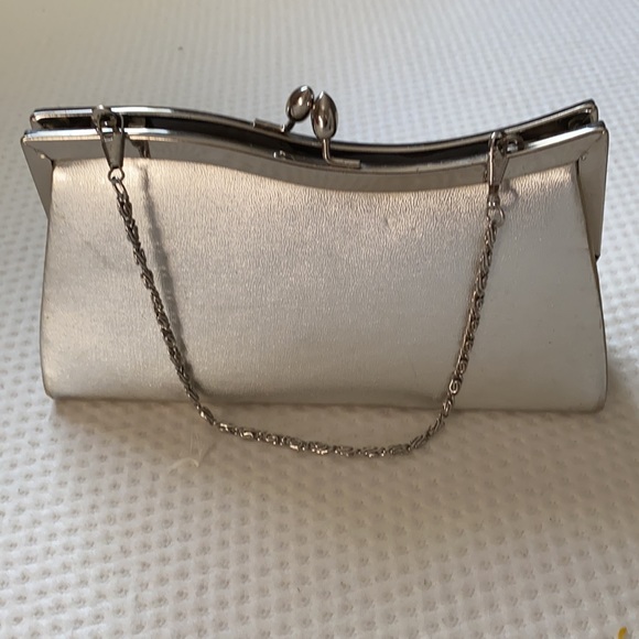 Buy 2, get 1 free! Silver clutch - Picture 3 of 7